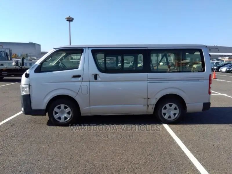 Toyota Regius 2016 Silver