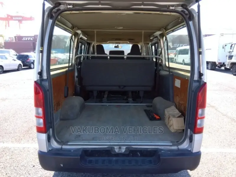 Toyota Regius 2016 Silver