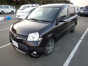 Toyota Sienta 2011 Purple