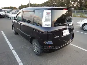 Toyota Sienta 2011 Purple