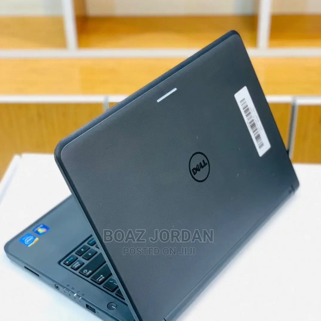 New Laptop Dell Latitude 3180 4GB Intel Core I5 HDD 500GB