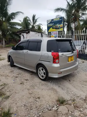 Toyota Raum 1.5 FWD 2007 Gold