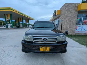 Toyota Land Cruiser HDJ 100 2004 Black