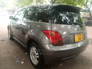 Toyota IST 2003 Brown
