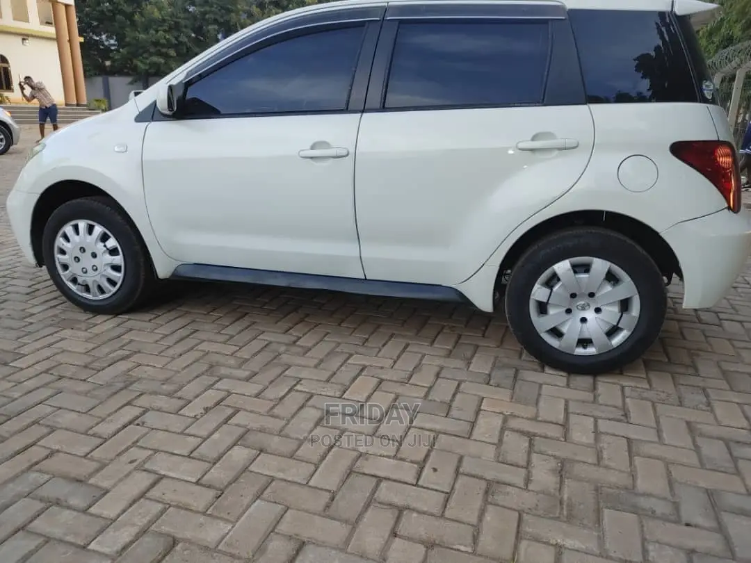 Toyota IST 2004 White