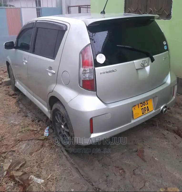 Toyota Passo 2007 Silver