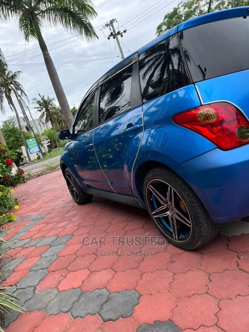 Toyota IST 2004 Blue