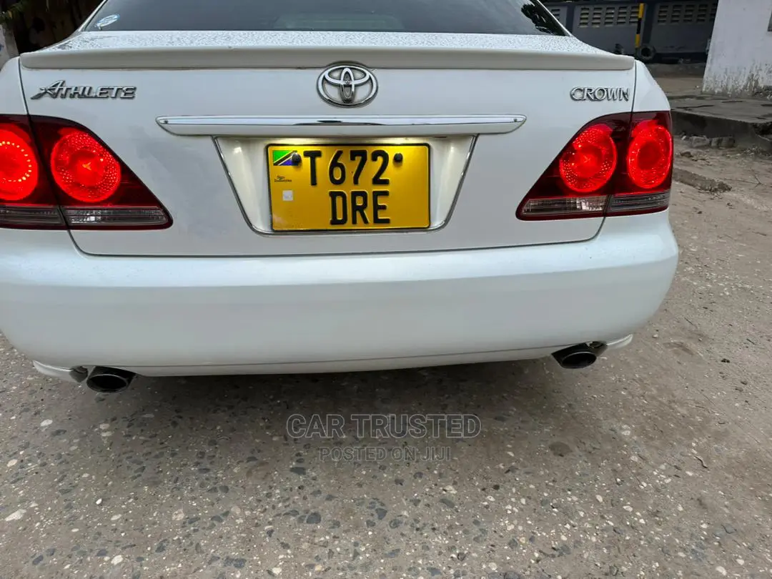 Toyota Crown Royale 2005 White