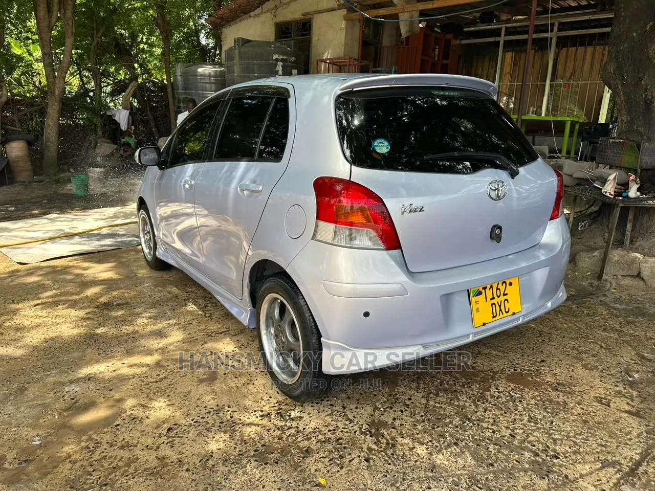 Toyota Vitz 2010 Silver