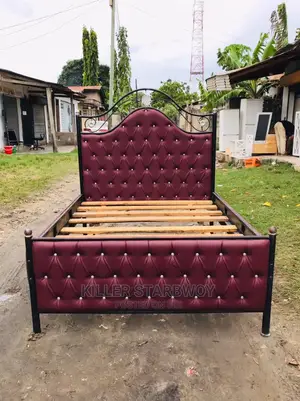 Bedsofa Mafuta Sanaaa