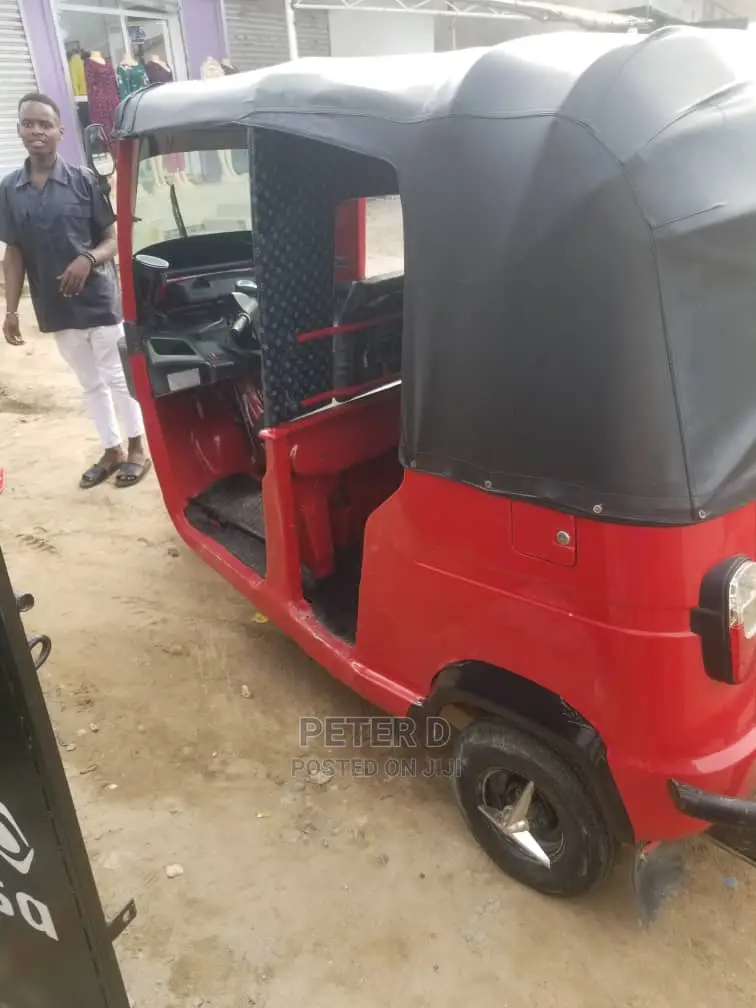 TVS Apache 160 4V 2021 Orange
