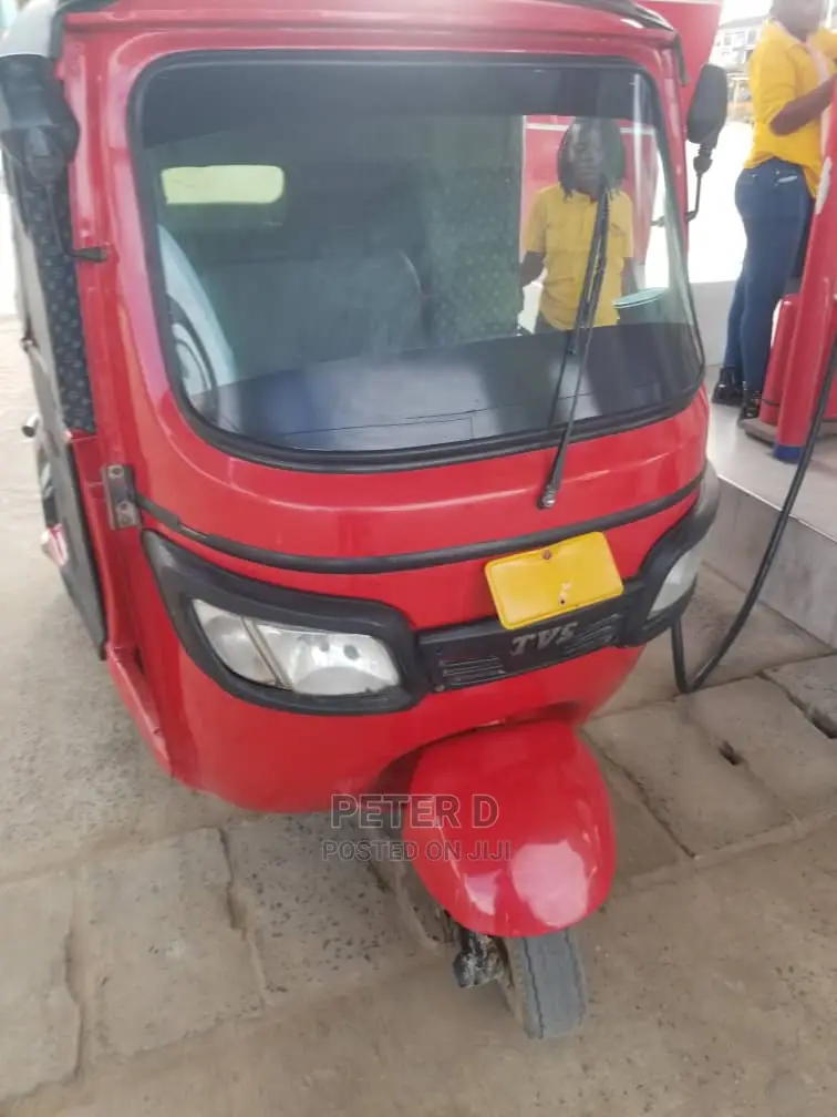 TVS Apache 160 4V 2021 Orange