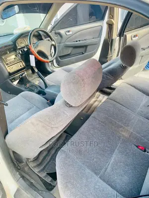 Toyota Carina 1.5 FWD Sedan 2001 White