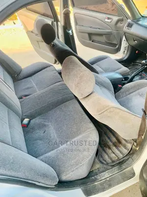 Toyota Carina 1.5 FWD Sedan 2001 White