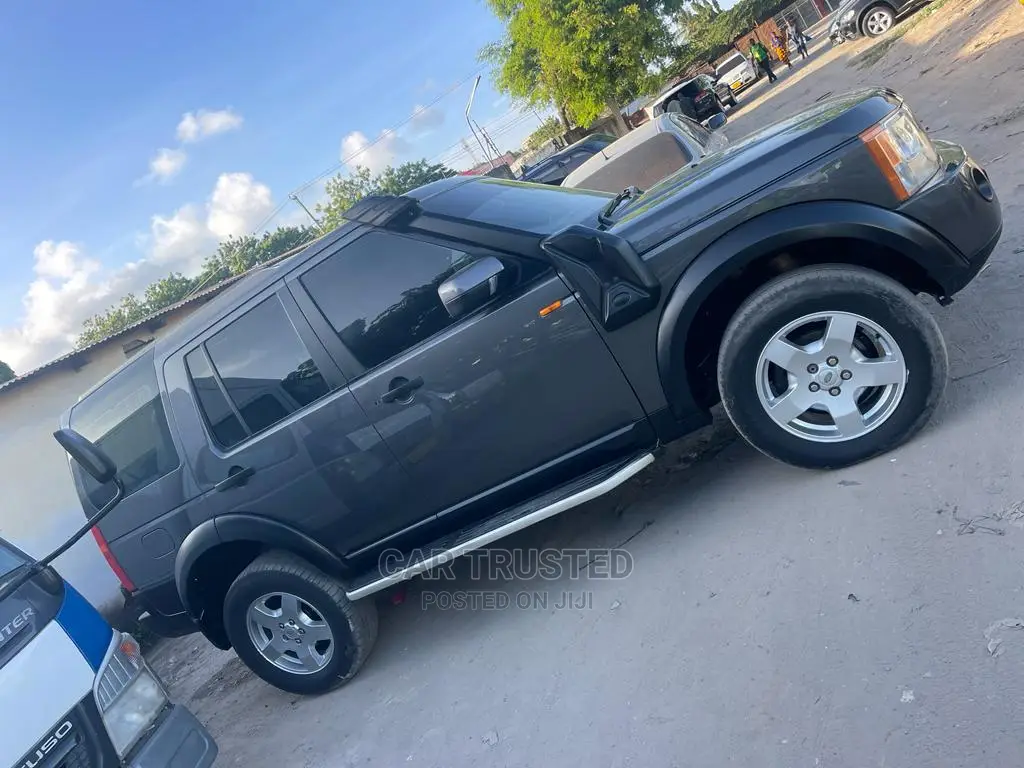 Land Rover Discovery 2010 Gray