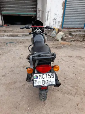Bajaj Boxer X125 2022 Black