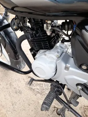 Bajaj Boxer X125 2022 Black