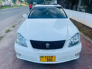 Toyota Crown 2005 White