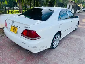 Toyota Crown 2005 White
