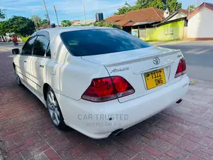 Toyota Crown 2005 White