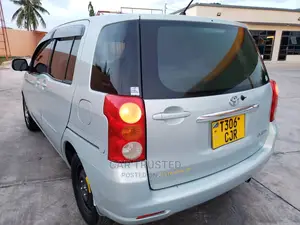 Toyota Raum 1.5 FWD 2006 Blue