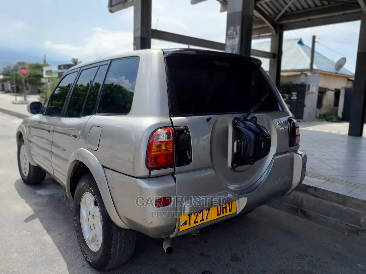 Toyota RAV4 Softtop FWD 1999 Gold