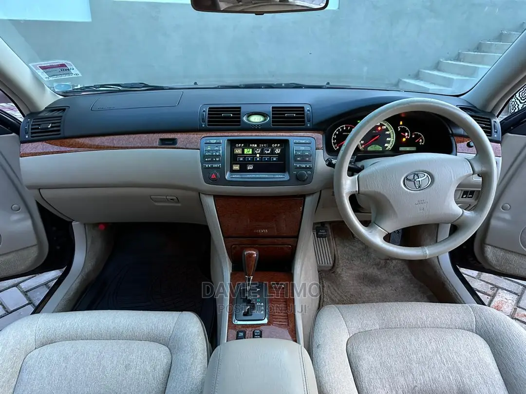 Toyota Brevis 2005
