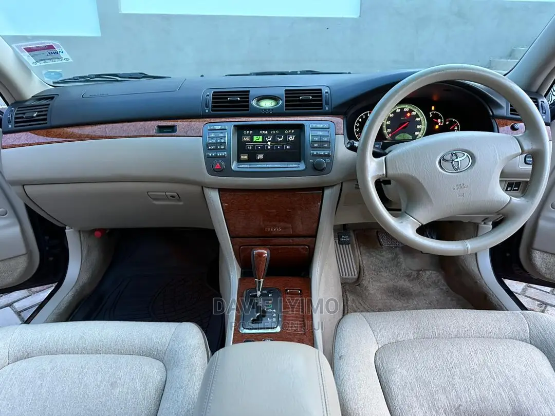 Toyota Brevis 2005