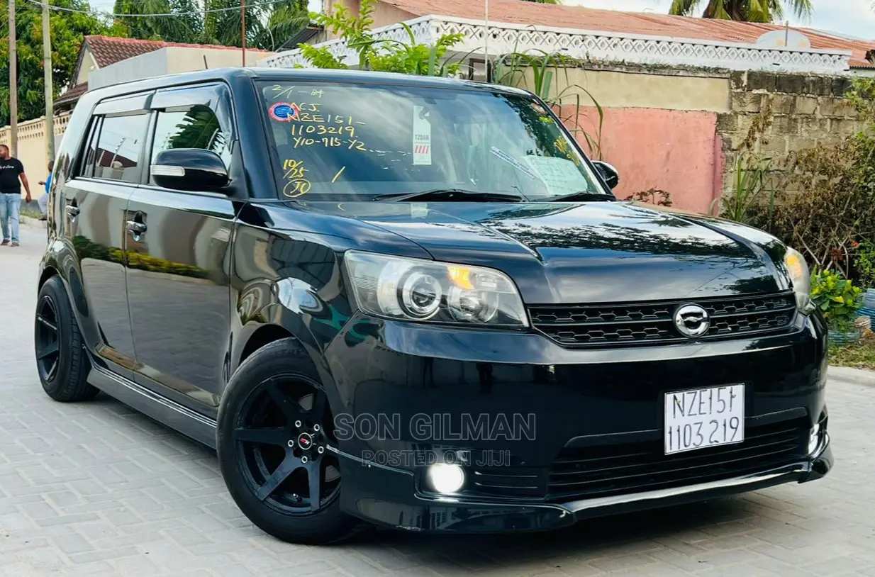 Toyota Corolla Rumion 2011 Black