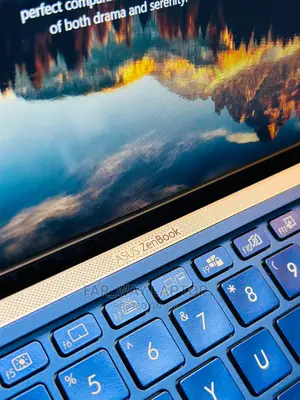 New Laptop Asus Zenbook 14 UX434 16GB Intel Core I7 SSD 256GB