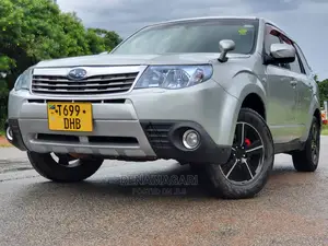 Subaru Forester 2010 Silver