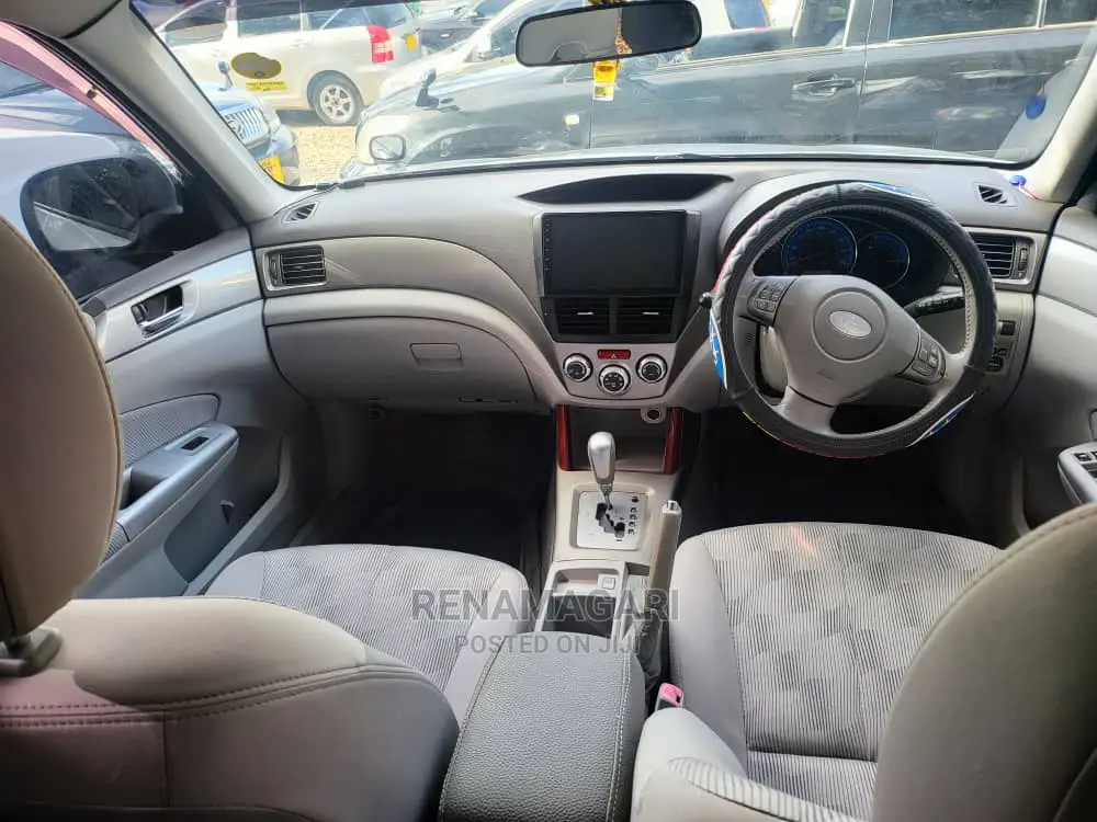 Subaru Forester 2010 Silver