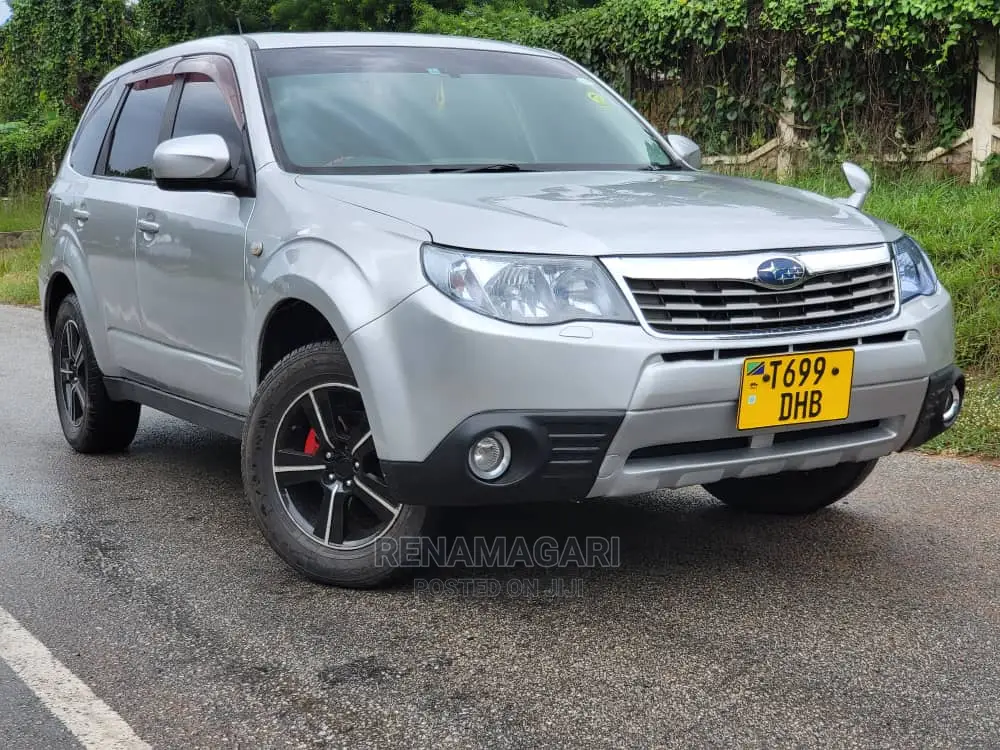 Subaru Forester 2010 Silver