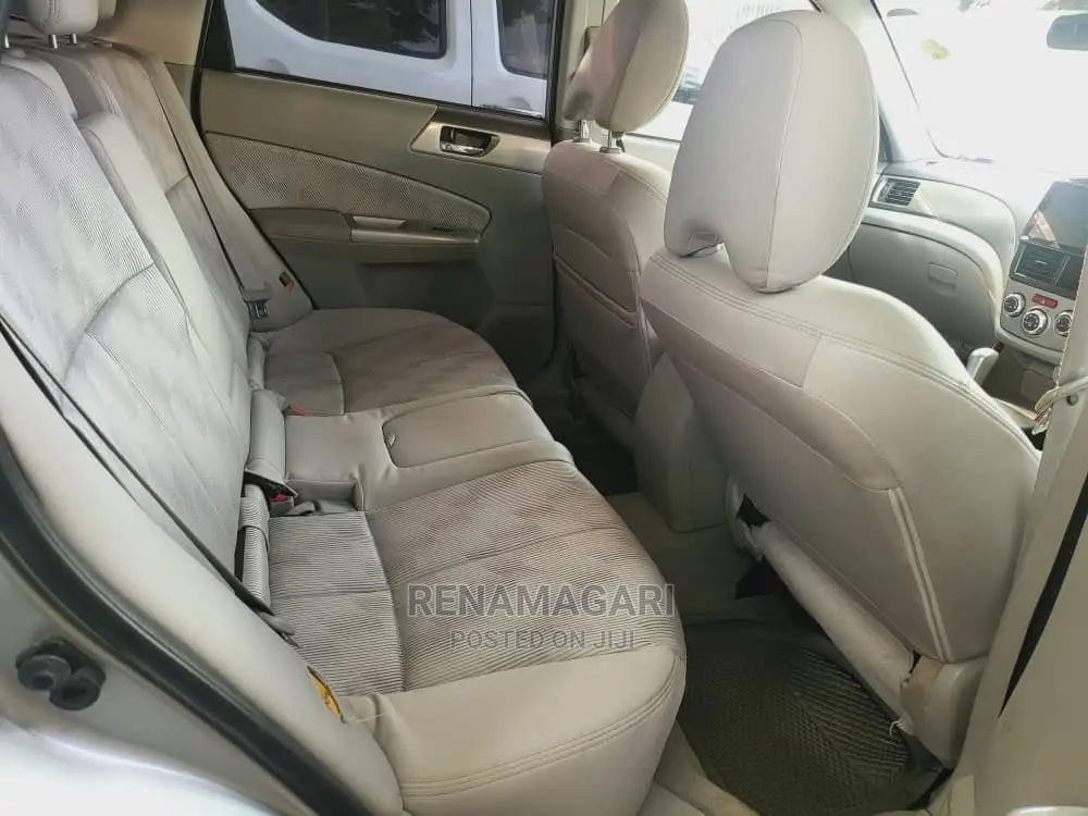 Subaru Forester 2010 Silver