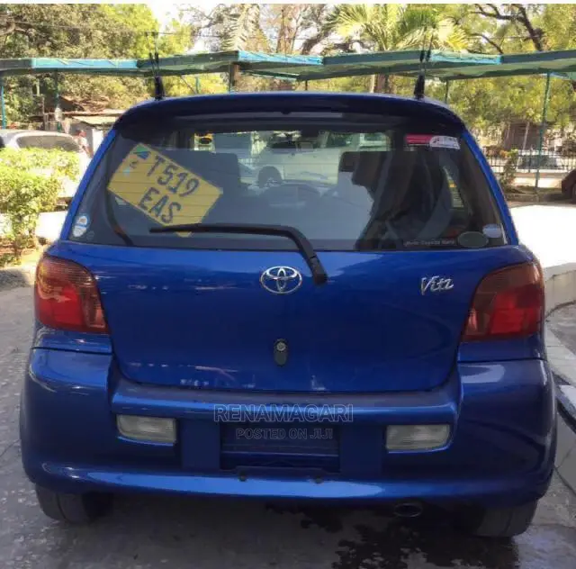 Toyota Vitz 2004 Blue