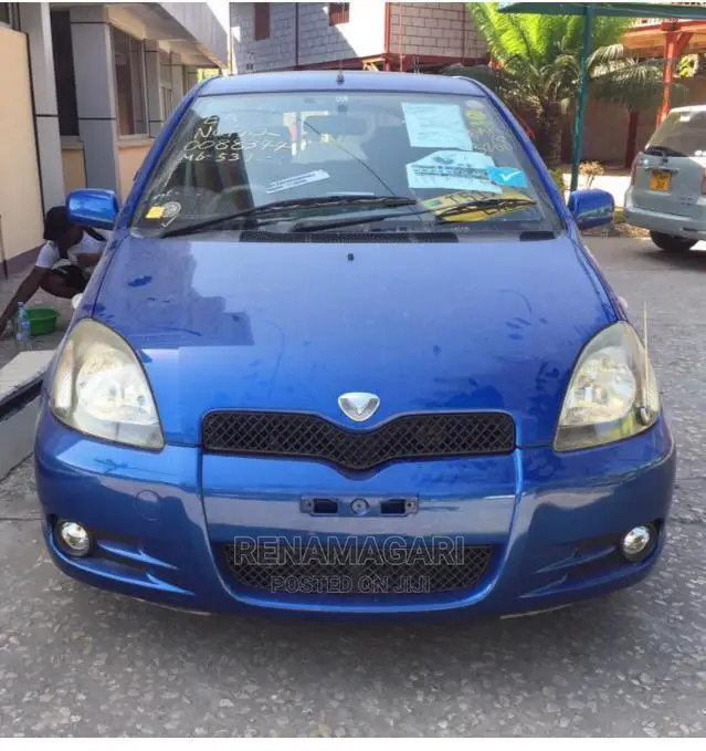Toyota Vitz 2004 Blue