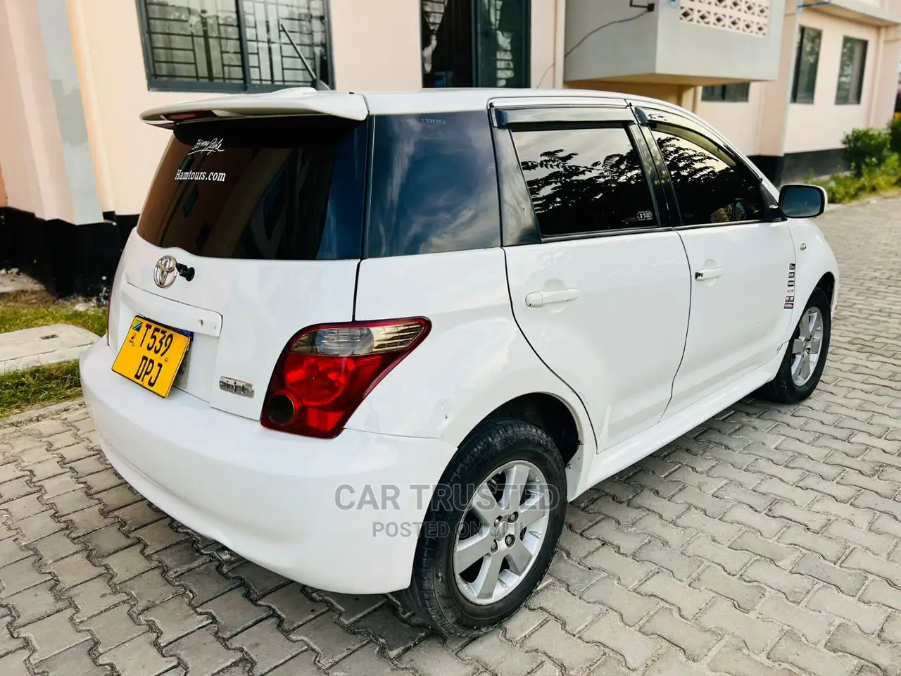 Toyota IST 2001 White