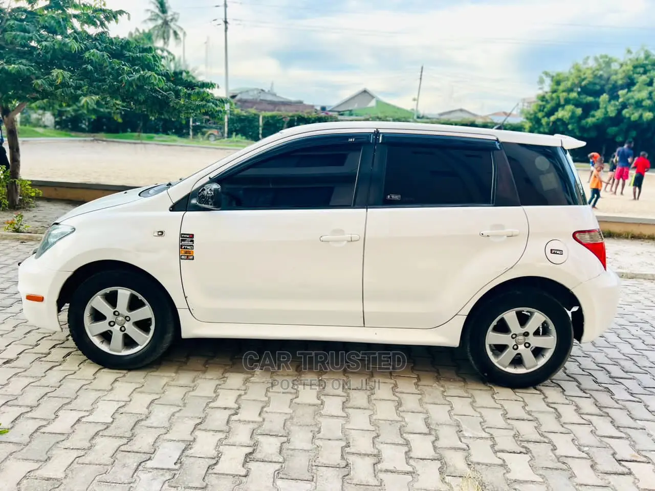 Toyota IST 2001 White
