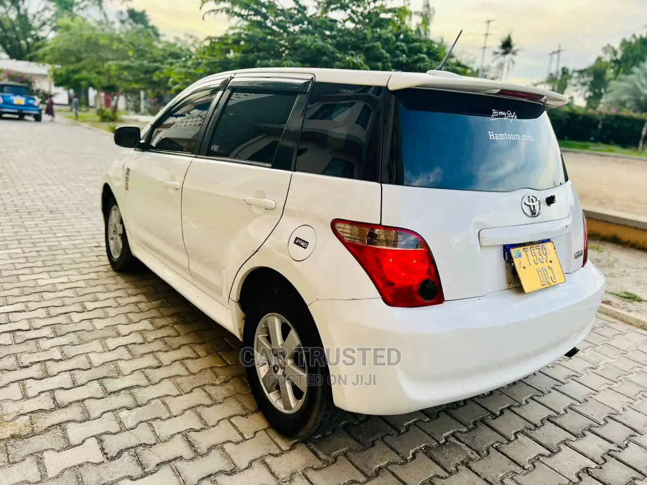 Toyota IST 2001 White