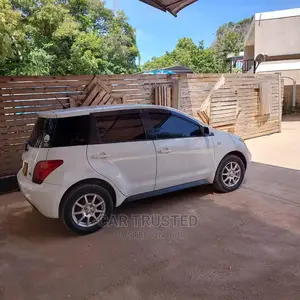 Toyota IST 2002 White