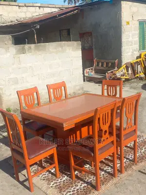Dinning Table Nzur Sanaaa