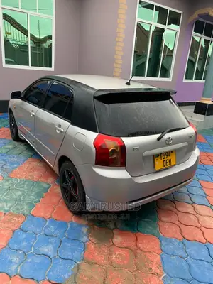 Toyota Corolla RunX 2007 Gold