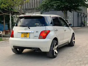Toyota IST 2002 White
