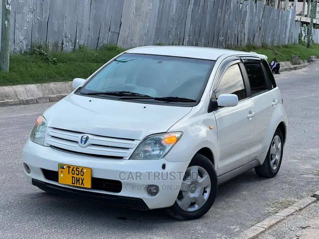 Toyota IST 2003 White