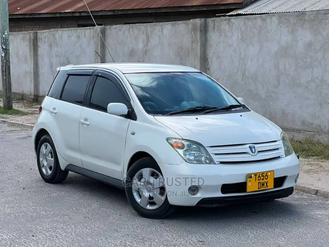 Toyota IST 2003 White