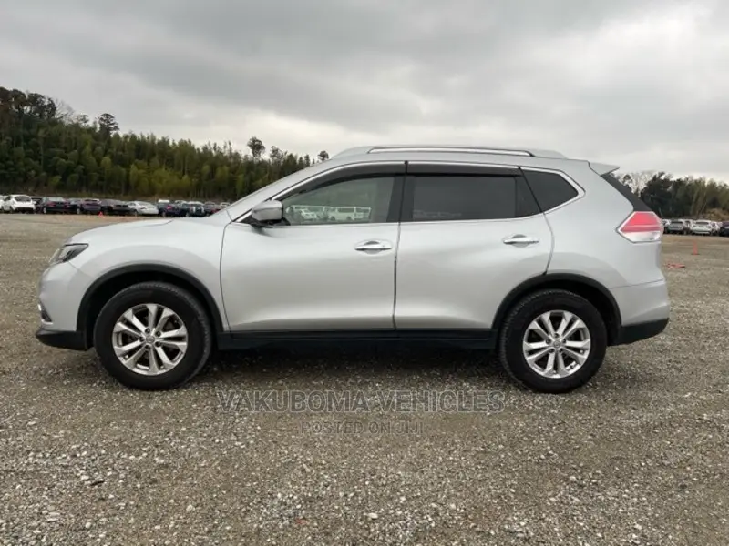 Nissan X-Trail 2016 Silver