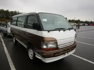 Toyota HiAce 2001 White