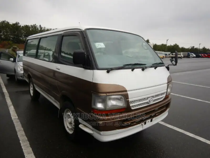 Toyota HiAce 2001 White