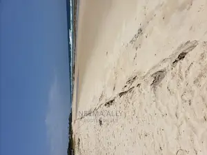Viwanja Karibu Na Ufukwe