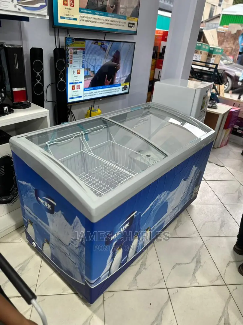 418mr UK Showcase Freezer